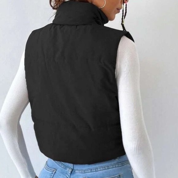Cozy black zip up puffer vest - Picture 3 of 5